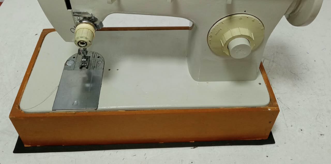 Base Para Maquina de Costura E Fixador De Pedal Amortecedora - Imagem 6